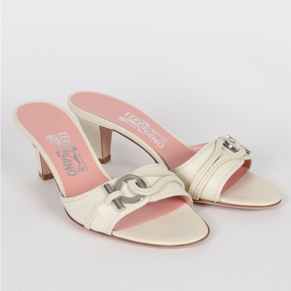 Vintage Salvatore Ferragamo Cream Gancia Kitten Heel Sandals Size 9